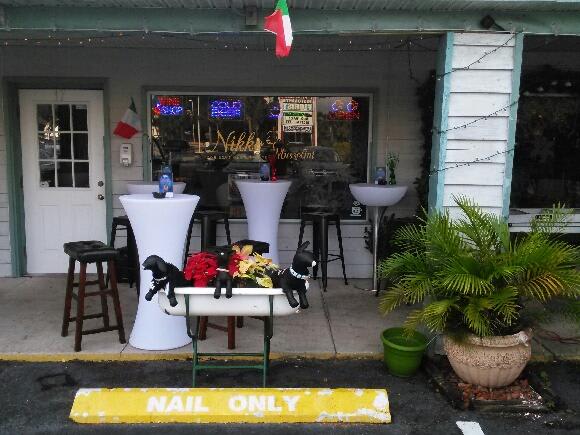 Nikko's Dog and Sports Bar – photo 3